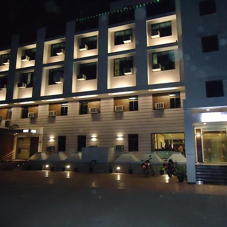 Hotel Sun Plaza Ankleshwar Eksteriør bilde