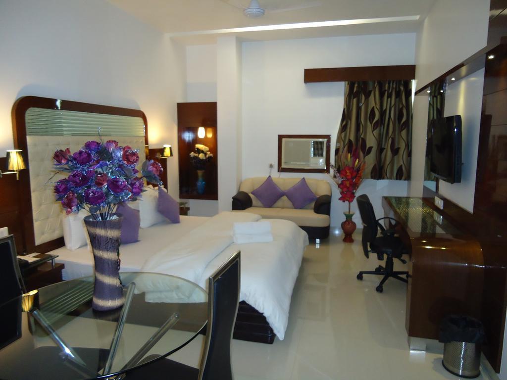 Hotel Sun Plaza Ankleshwar Eksteriør bilde