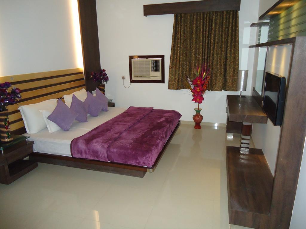 Hotel Sun Plaza Ankleshwar Eksteriør bilde